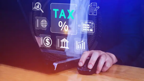 Empresa Usando Computador Para Preencher Formulário Declaração Imposto Renda Individual — Fotografia de Stock