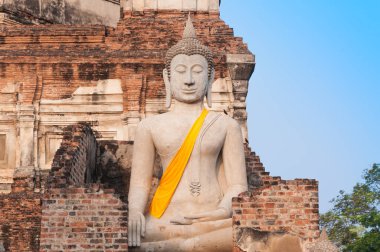 Wat Yai Chaimongkol tapınağındaki Büyük Buda statüsü Tayland 'ın eski başkentiydi.