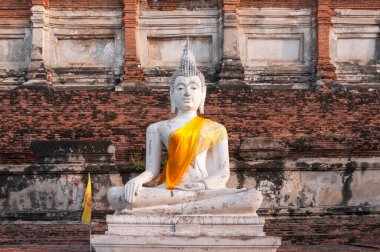 Ayutthaya Tayland 'daki Wat Yai Chaimongkol' da, Unesco Dünya Mirası olarak bilinen Ayutthaya tarihi parkında Buda heykelleri bulunmaktadır.
