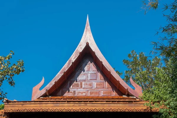 Szczyt Tajskiego Domu Dom Stylu Tajlandii — Zdjęcie stockowe