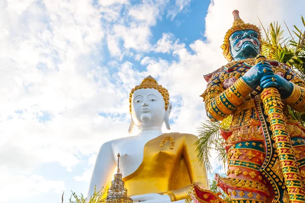 Riesenstatue Und Big Buddha Statue Wat Phra Doi Kham Chiang — Stockfoto