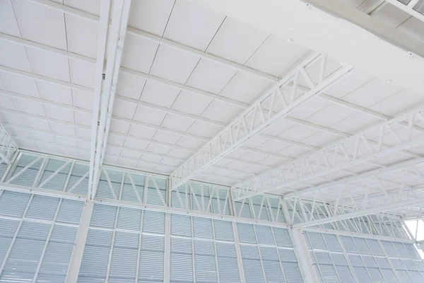 Großes Stahlgerüst Dachstuhl Und Blech Auf Baustelle — Stockfoto