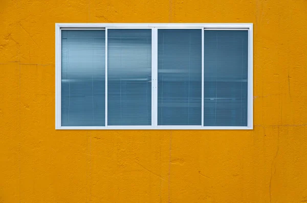 Fenêtre Verre Moderne Sur Mur Jaune Fenêtre Couverture Cadre — Photo