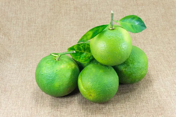 Citrusfélék Összetétele Levelek Barna Szövet Háttér — Stock Fotó
