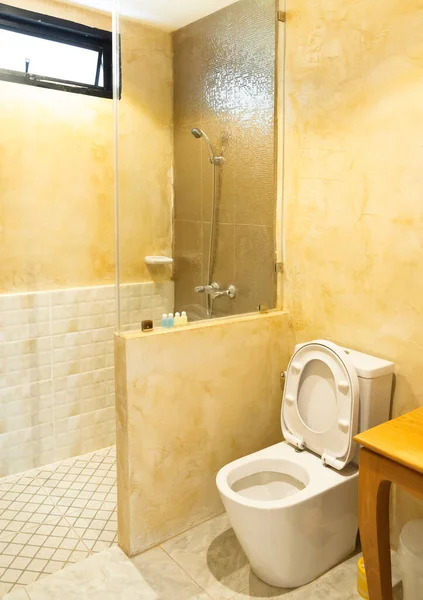 Aseo Baño Moderno Cuarto Baño Interior Cómodo Pequeño Cuarto Baño — Foto de Stock