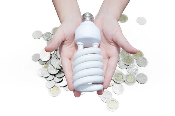Концепция Энергосбережения Женщина Держит Руке Лампочку Монете Белом Фоне Идеи — стоковое фото