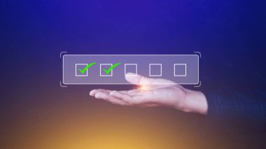 Belge onayı, proje kabul ve kalite güvencesi konsepti için işadamı tik işareti doğru işaret, değerlendirme, anket, değerlendirme, çevrimiçi anket sınav kontrol listesi