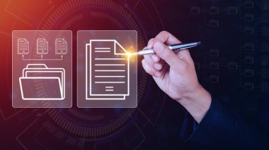 Belge Yönetim Sistemi (DMS) görevdeki dizüstü bilgisayarda çalışan bir bilişim danışmanı. Şirket dosyaları bilgisini arşivlemek, aramak ve yönetmek için yazılım