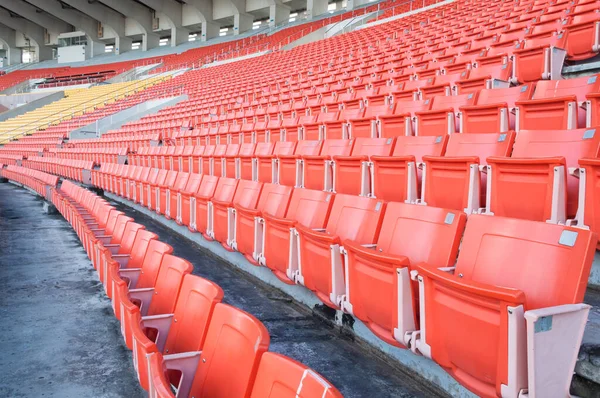 Stadyumdaki Boş Turuncu Koltuklar Futbol Stadyumundaki Sıralar — Stok fotoğraf