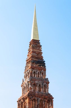 Wat Phra 'daki eski pagoda. Hariphunchai, Lamphun Tayland. Tayland' ın kuzeyindeki en ünlü tapınak.