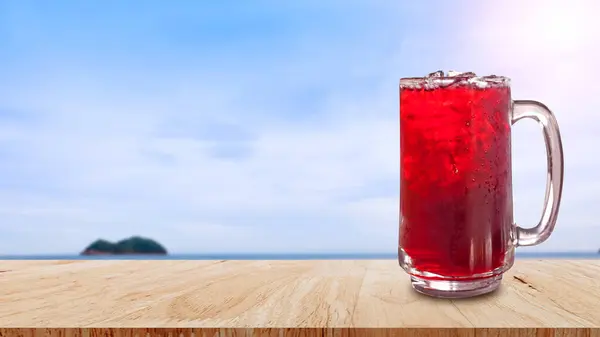 Frischer Rosellensaft Süßes Wasser Und Eiswürfel Glas Auf Holztisch Mit — Stockfoto