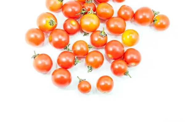 Grupo Tomates Cherry Maduros Sobre Fondo Blanco — Foto de Stock