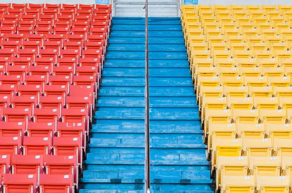 Vacía Asientos Anaranjados Amarillos Estadio Filas Asientos Estadio Fútbol — Foto de Stock