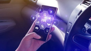 Akıllı telefon, İnsan Kaynakları, İnsan Kaynakları, İK yönetimi, istihdam, kafa arama kavramında modern sosyal insan kaynakları düğmesine dokunarak.