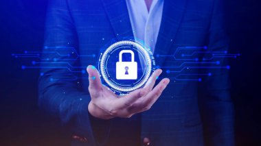 İnternet, Teknoloji, İnternet, Dijital ve Ağ Güvenliği kavramında siber güvenlik ve çevrimiçi veri koruması, sanal kilit sistemi simgesine elle dokunmak.