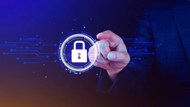 İnternet, Teknoloji, İnternet, Dijital ve Ağ Güvenliği kavramında siber güvenlik ve çevrimiçi veri koruması, sanal kilit sistemi simgesine elle dokunmak.
