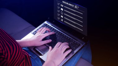 Konsept Çevrimiçi Sigorta, sigorta ve sigorta ikonları aile sağlığı gayrimenkul otomobili ve risk yönetimi konsepti için finans, Çevrimiçi sigorta.