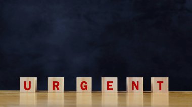 Acil, ahşap bloklar acil metin ve iş konsepti, bilgilendirme ve iletişim arkaplanı, Acil Durum Önemli Hızlı Hızlı Ciddi Hız Konsepti.