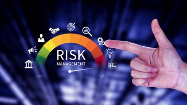 Risk seviyesi göstergesi üzerinden risk ve iş planlama fırsatlarının analiz edilmesi, RISK konsepti, yüksek dijital sanal, risk yönetimi stratejileri kavramına düşük.