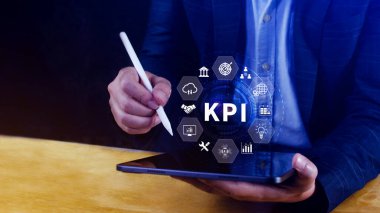 KPI, Anahtar Performans Göstergesi konsepti, Yönetim Veri Sistemi KPI bağlı veritabanı, kazançları, işlemleri ve satış verilerini takip edin, Finansal iş veri analizi grafik paneli.