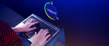 Artan değer hizmeti, büyüme değeri, eklenen şirket değeri, ticari kaldıraç değerli ERP sistemleri büyüme konsepti, dijital pazarlama liderlik başarı hedefi, UUID, FaaS