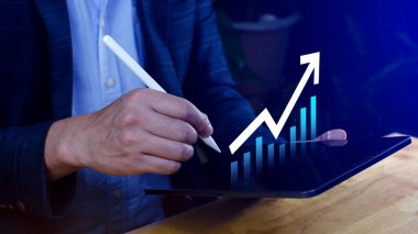 Küresel iş büyümesi analizi ve varlık yatırım grafiği İş ve Finans, Yukarı ok ekonomi grafiği, küresel ekonomik eğilim analizi, sanal ekran analizi.