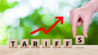 İthalat tarifeleri kavramı artırıyor, ekonomiyi artırmak için hükümet ithalat vergisi, endüstriyel büyüme vergisi, ithalat vergisi artışı, kalkınma için ticaret savaşı politikası