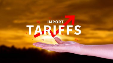 İthalat tarifeleri kavramı artırıyor, ekonomiyi artırmak için hükümet ithalat vergisi, endüstriyel büyüme vergisi, ithalat vergisi artışı, kalkınma için ticaret savaşı politikası