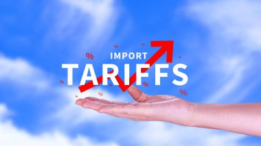 İthalat tarifeleri kavramı artırıyor, ekonomiyi artırmak için hükümet ithalat vergisi, endüstriyel büyüme vergisi, ithalat vergisi artışı, kalkınma için ticaret savaşı politikası