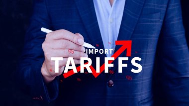 İthalat tarifeleri kavramı artırıyor, ekonomiyi artırmak için hükümet ithalat vergisi, endüstriyel büyüme vergisi, ithalat vergisi artışı, kalkınma için ticaret savaşı politikası