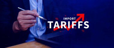 İthalat tarifeleri kavramı artırıyor, ekonomiyi artırmak için hükümet ithalat vergisi, endüstriyel büyüme vergisi, ithalat vergisi artışı, kalkınma için ticaret savaşı politikası