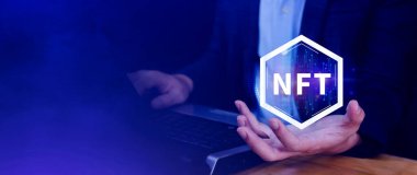 Şifreleme sanatı engelleme teknolojisi konsepti için ödenebilir NFT jetonu yok. NFT 'nin kripto para birimi, dijital varlık, sanat çalışması ve dijital deftere yatırımı veya ticareti