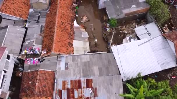 アジアの村落は 住宅地や住民の活動からドローンビデオを見せることによって — ストック動画