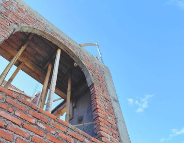 Açık Gök Altında Ev İnşaat Alanı