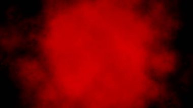 Kırmızı alev siyah arkaplanda izole edildi