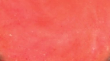 Kırmızı ve siyah suluboya dokusunun soyut arkaplanı