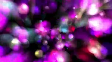 Soyut dinamik mor, pembe, mavi ve altından parlak çemberler oluşturur, koyu bir arkaplana karşı ışıldarlar..