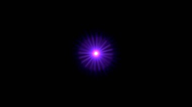 Merkezden yükselen dinamik mor ışık karanlık bir arkaplana karşı enerjik bir enerjiye sahip.