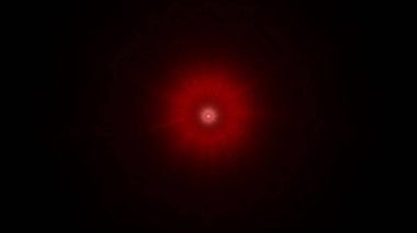 Karanlıktan yayılan ürkütücü kırmızı ışık dramatik tasarımlar için güçlü bir odak noktası oluşturuyor.