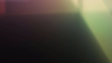 Derin gölgeler ve canlı yeşil ışığın büyüleyici soyut bir karışımı tasarım için modern ve sofistike bir zemin oluşturuyor..