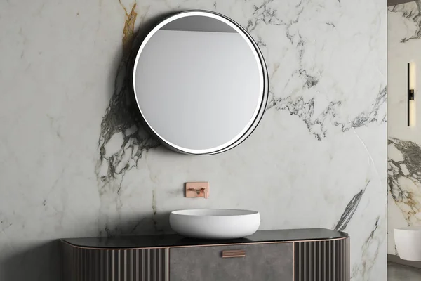 Pohodlný Bílý Dřez Oválným Zrcadlem Stojící Mramorové Desce Moderní Koupelně — Stock fotografie