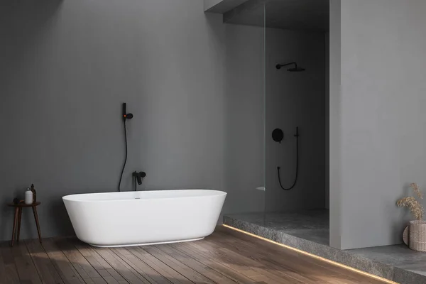 黒い壁の背景を持つ寄木細工の床の上に立つ白い浴槽 3Dレンダリング — ストック写真