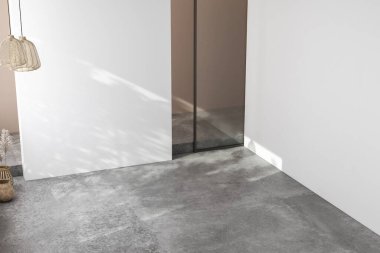 Minimalist boş oda, bej ve beyaz arka planlar, beton zemin, güneş ışığı, rahat ev, kapalı yer bitkisi. Ofis ve oturma odaları için alanı kopyalayın. 33d oluşturma ile alay et