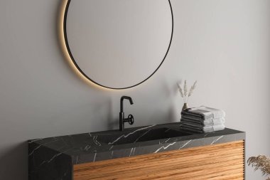 İç tarafında ayna olan banyo. 