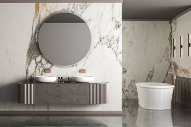 Modern lüks banyo, beyaz mermer duvarlar, küvet, beton zemin, ev bitkileri, ön manzara. Modern mobilyaları ve pencereleri olan güzel bir oda.