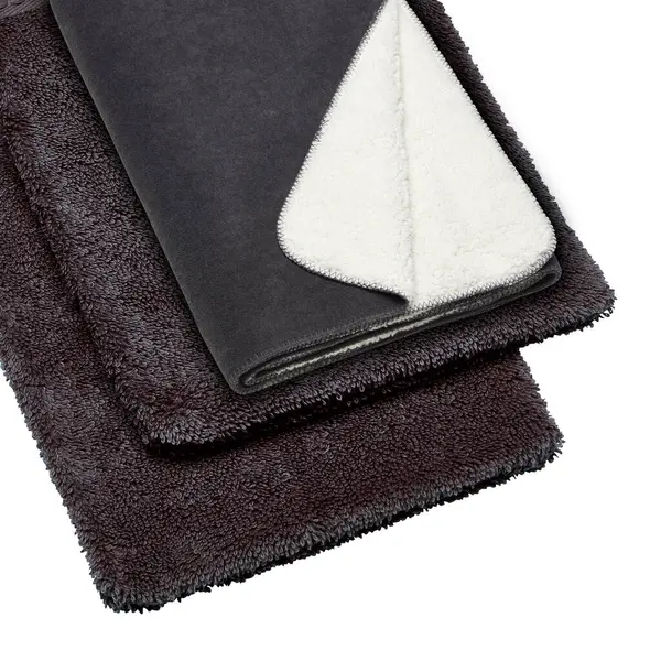 Handtuch Isoliert Auf Weißem Hintergrund Mit Clipping Pfad — Stockfoto