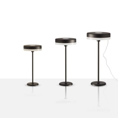 Masa lambası, okuma, dekore yatak odası beyaz arka planda kırpma yolu ile izole