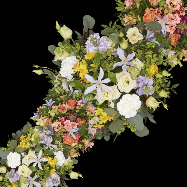 Φρέσκο Και Πολύχρωμο Μπουκέτο Λουλούδια Ανθίζοντας Όμορφη Πρώτη Απομονωμένη Μαύρο — Φωτογραφία Αρχείου