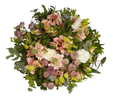 Bir buket taze yeşil çiçek, üst manzara izole edilmiş beyaz arkaplan ve kırpma yolu