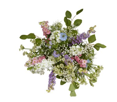 Taze yeşil ve beyaz çiçeklerden oluşan buket, üst görünüm izole edilmiş beyaz arkaplan kesme yolu ile